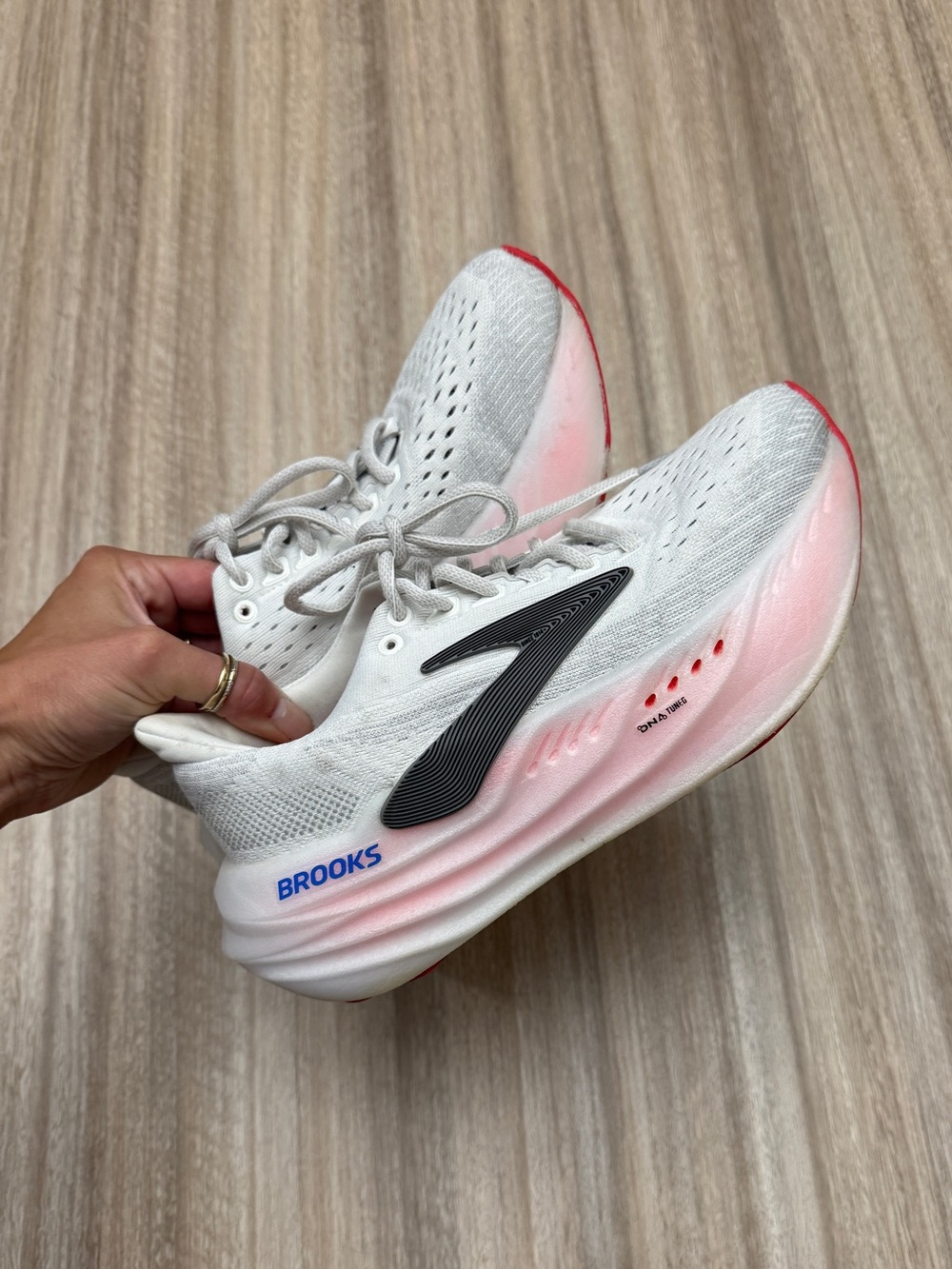 Brooks Glycerin Max Running Shoes Size 6.5 Women's in White/Black/Diva Pink